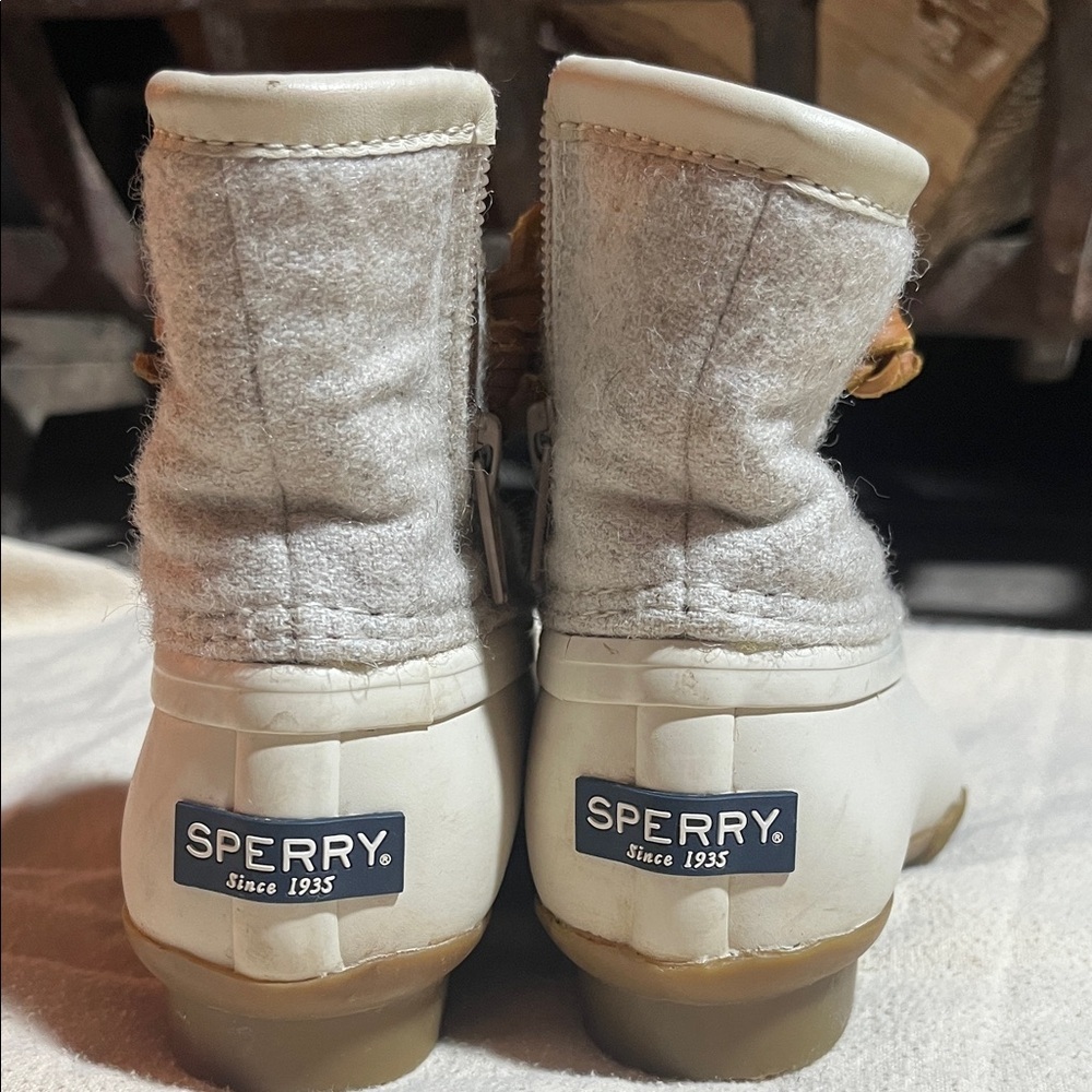 Sperry Kids White and Tan Boots - Picture 2 of 8